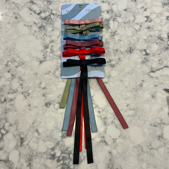 Sunday State Accessories - NWT Sunday State  set of 6 Hair clips bows ribbons